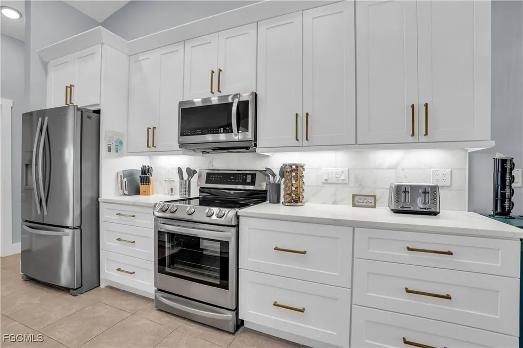 2724 Cape Coral Parkway W Cape Coral FL 33914
