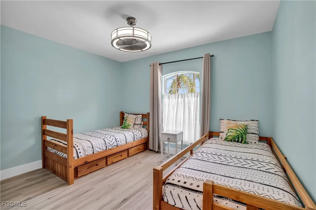 2724 Cape Coral Parkway W Cape Coral FL 33914