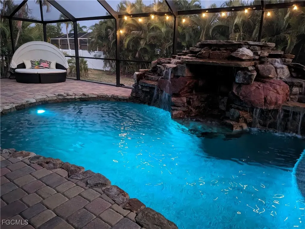 2724 Cape Coral Parkway W Cape Coral FL 33914
