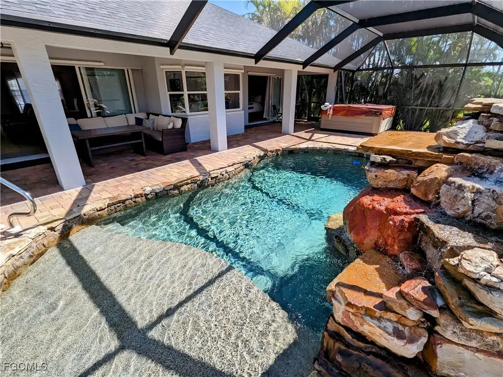 2724 Cape Coral Parkway W Cape Coral FL 33914