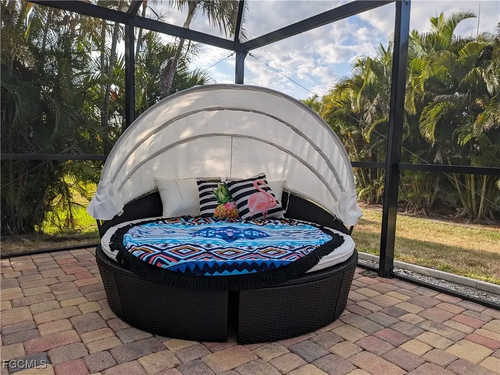 2724 Cape Coral Parkway W Cape Coral FL 33914