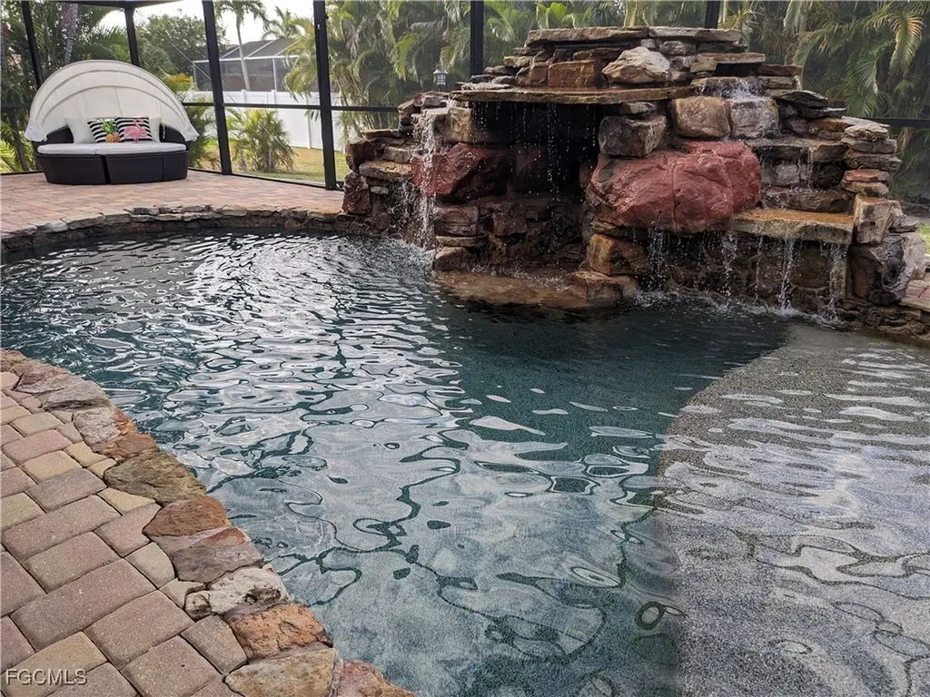 2724 Cape Coral Parkway W Cape Coral FL 33914