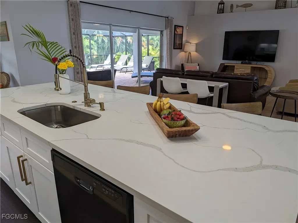 2724 Cape Coral Parkway W Cape Coral FL 33914
