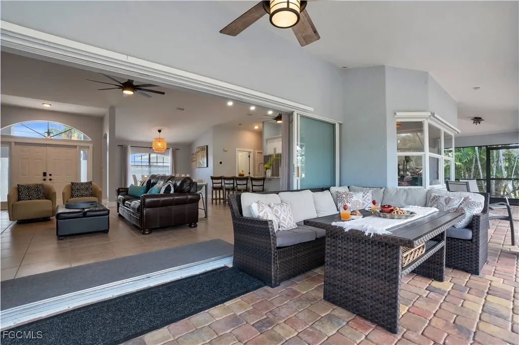 2724 Cape Coral Parkway W Cape Coral FL 33914