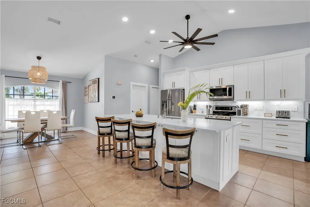 2724 Cape Coral Parkway W Cape Coral FL 33914