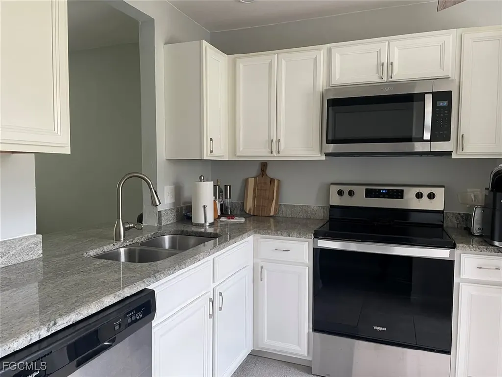 1519 Cape Coral Parkway W Cape Coral FL 33914