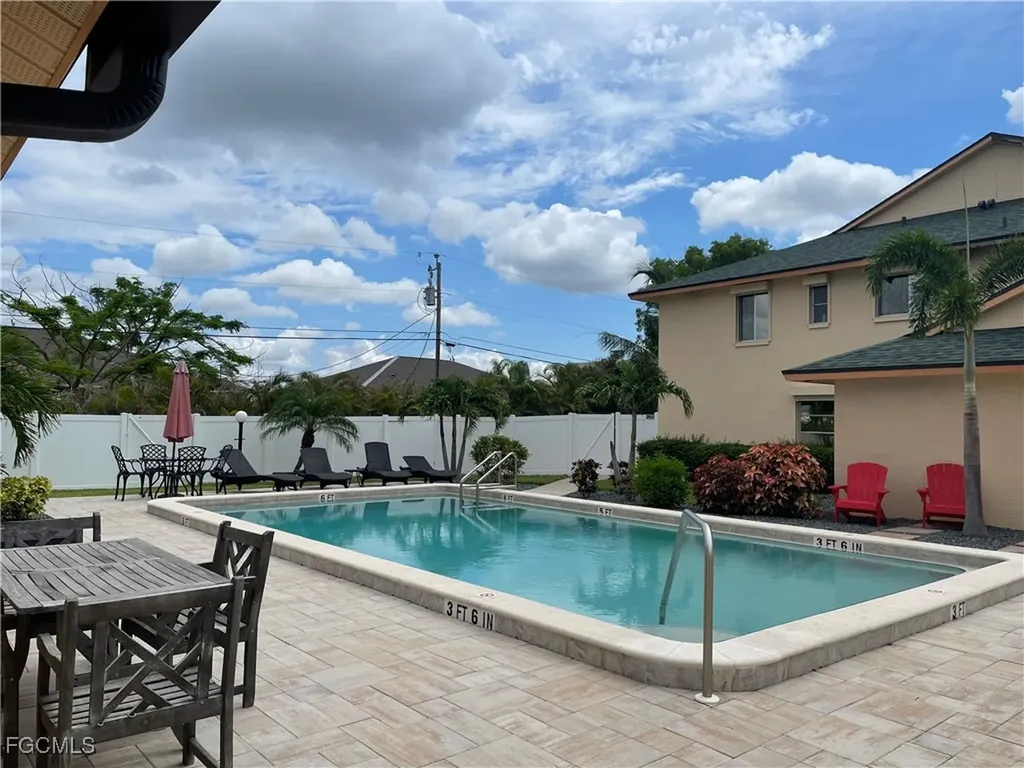 1519 Cape Coral Parkway W Cape Coral FL 33914