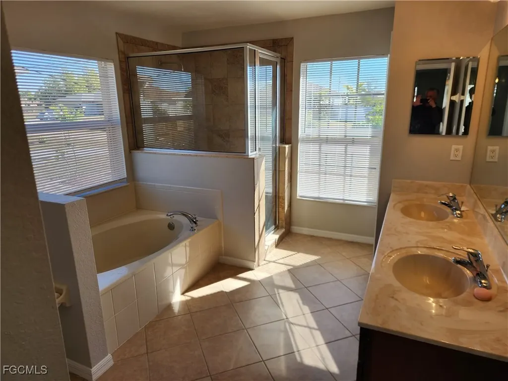 2513 NW 28th Street Cape Coral FL 33993