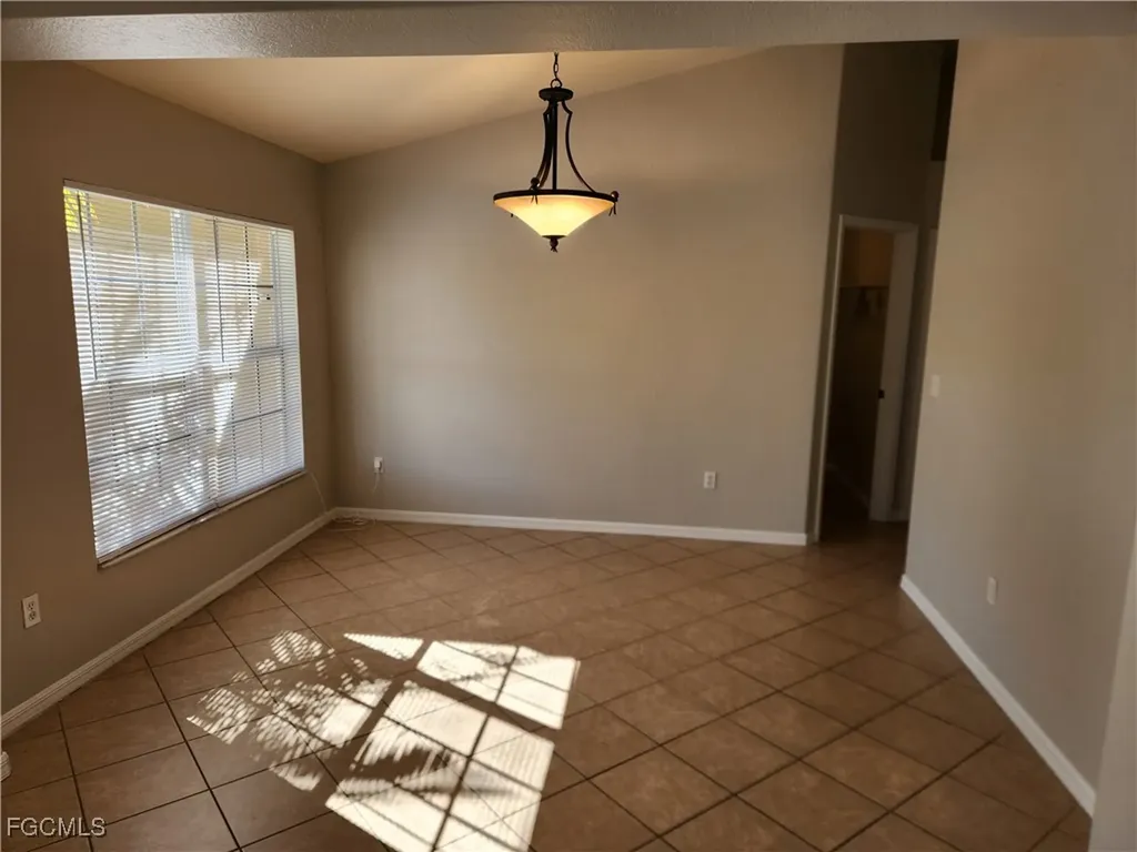 2513 NW 28th Street Cape Coral FL 33993