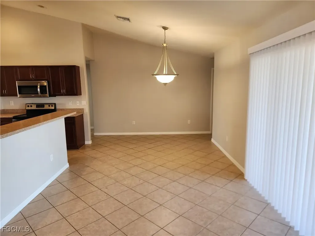 2513 NW 28th Street Cape Coral FL 33993