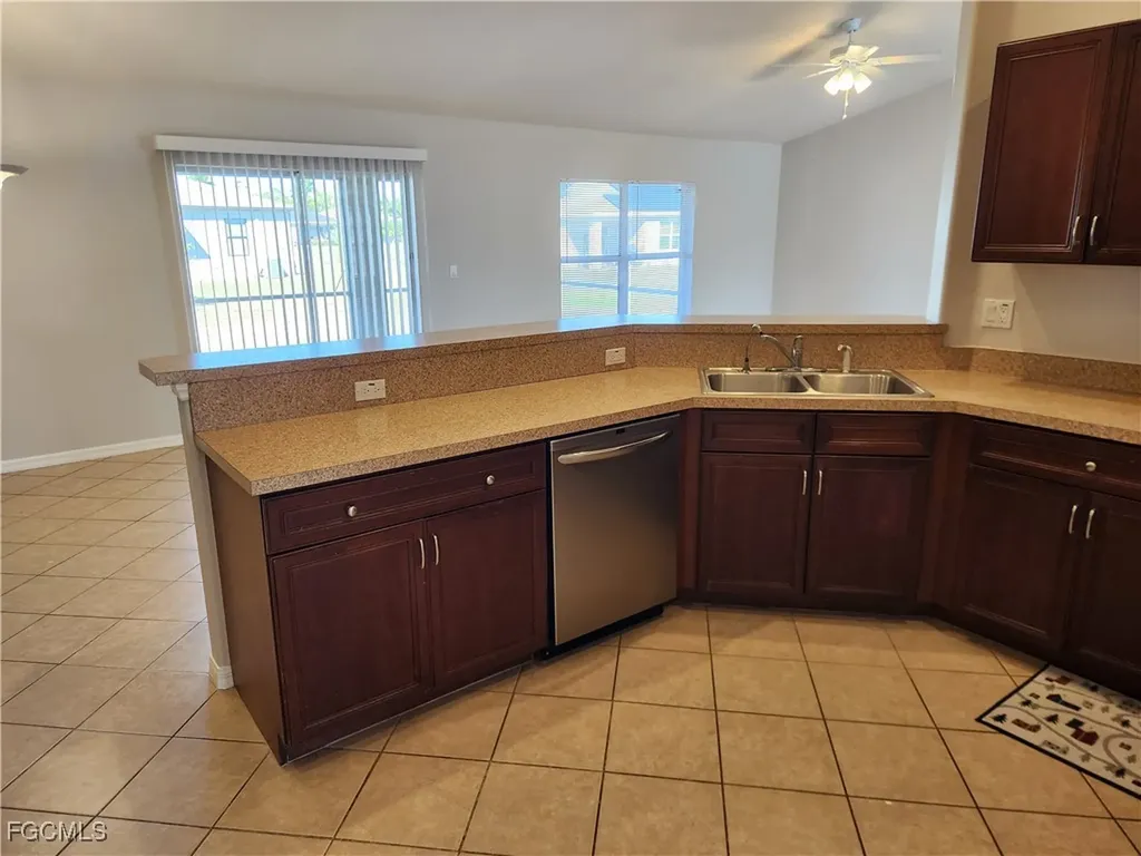 2513 NW 28th Street Cape Coral FL 33993