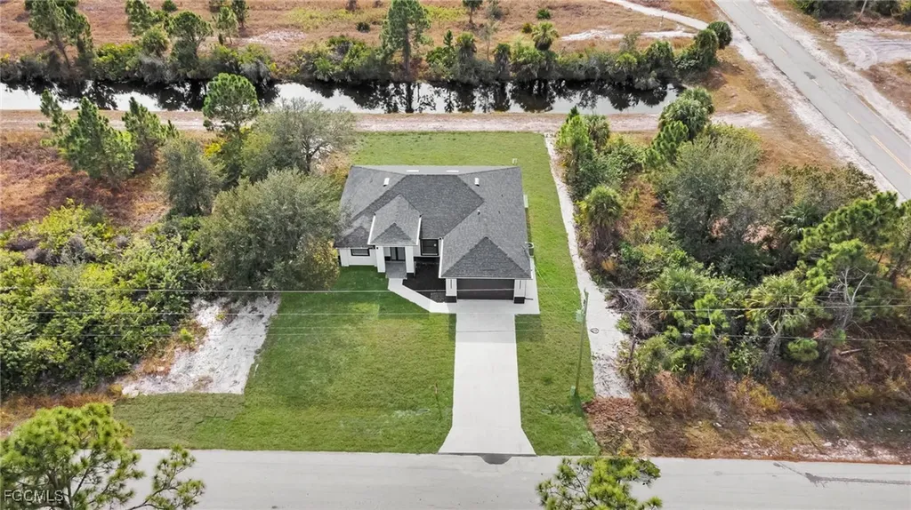 1002 Kanuga Street E Lehigh Acres FL 33974