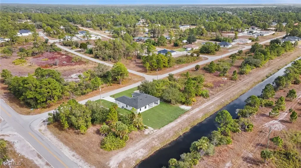 1002 Kanuga Street E Lehigh Acres FL 33974