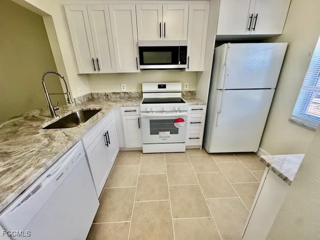 9313 Lennex Lane Fort Myers FL 33919
