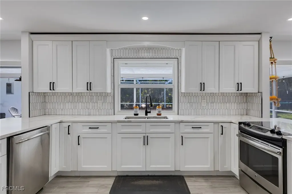 532 SE 36th Street Cape Coral FL 33904