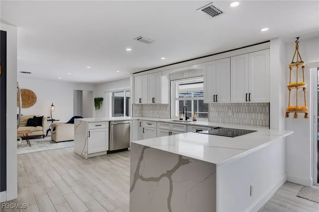 532 SE 36th Street Cape Coral FL 33904