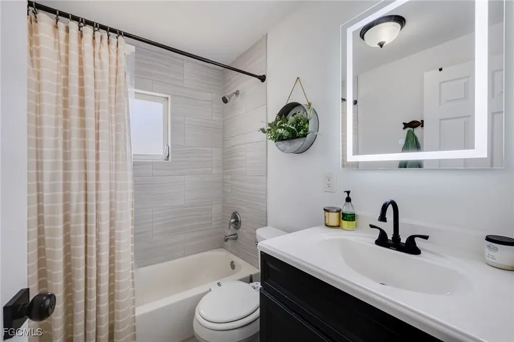 532 SE 36th Street Cape Coral FL 33904