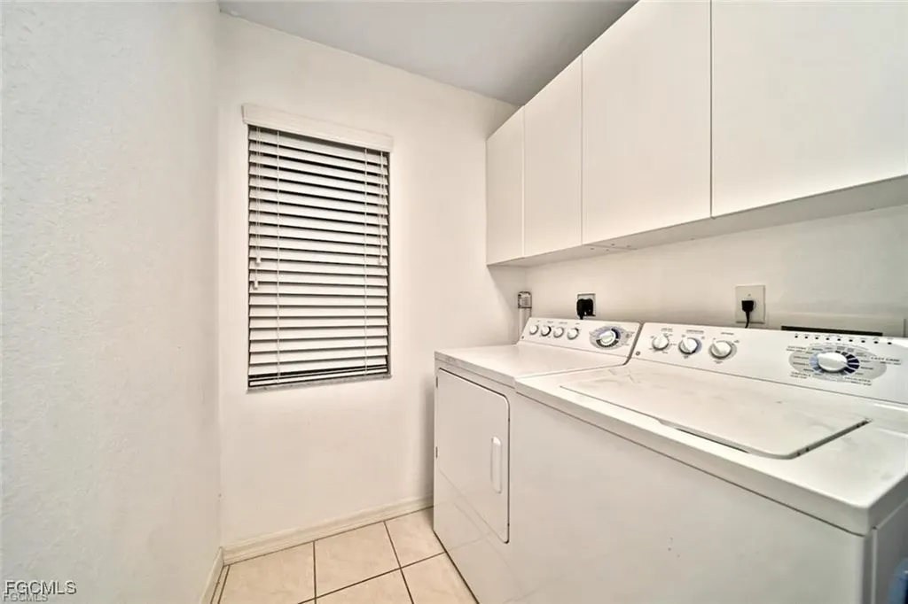 22 SE 13th Avenue Cape Coral FL 33990