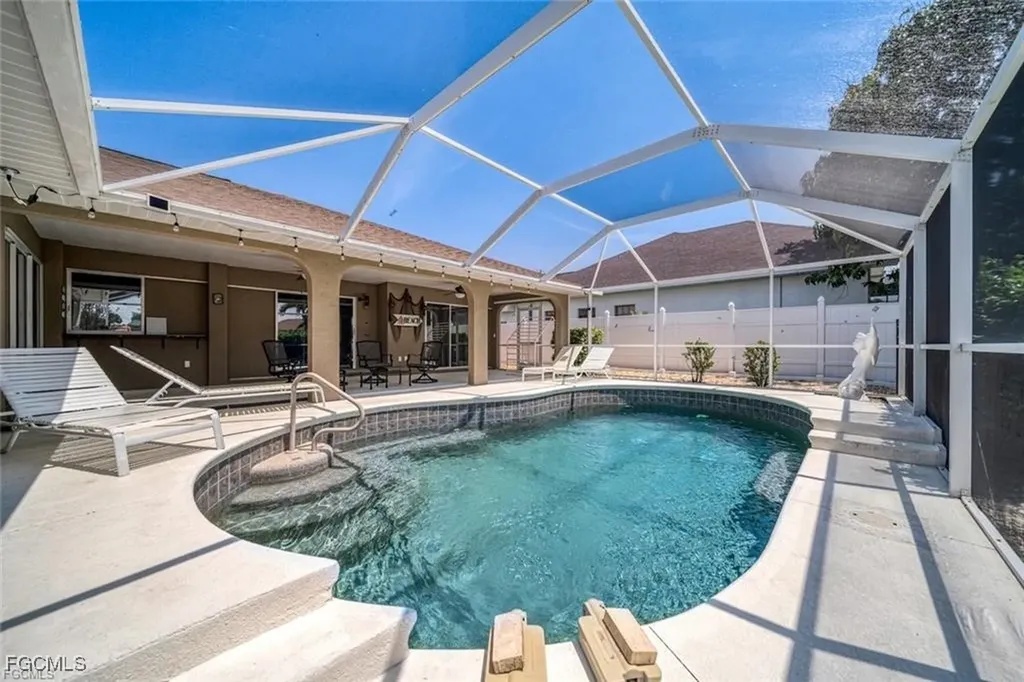 22 SE 13th Avenue Cape Coral FL 33990