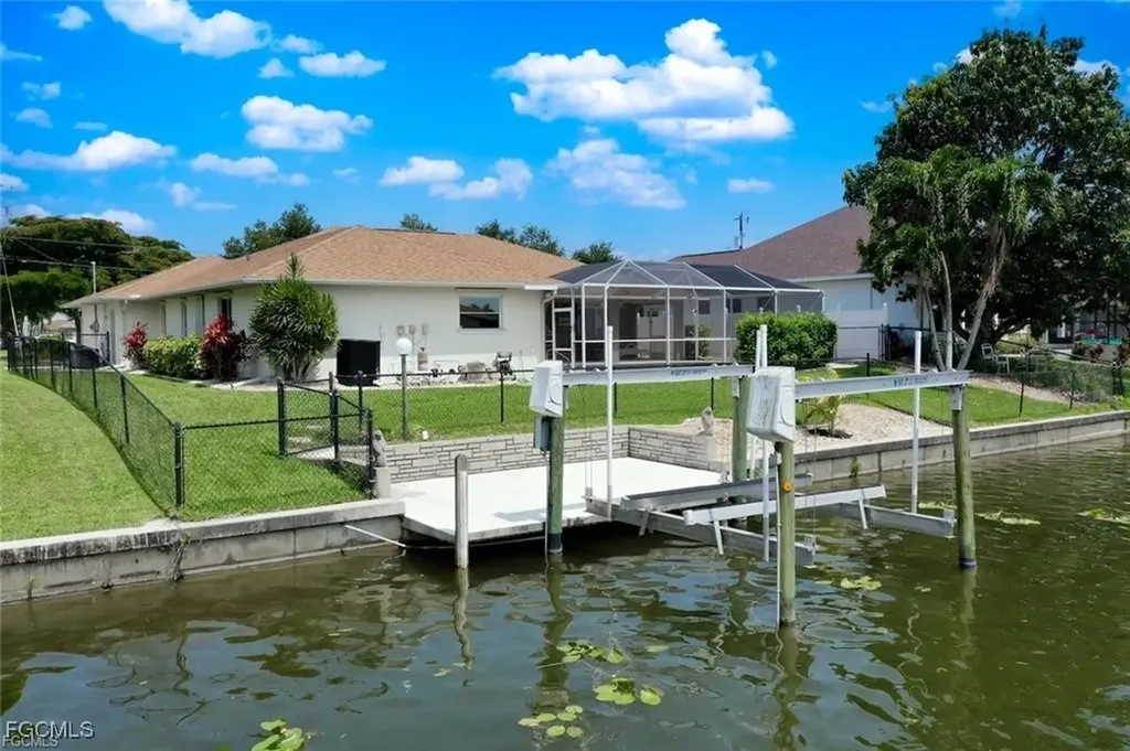 22 SE 13th Avenue Cape Coral FL 33990