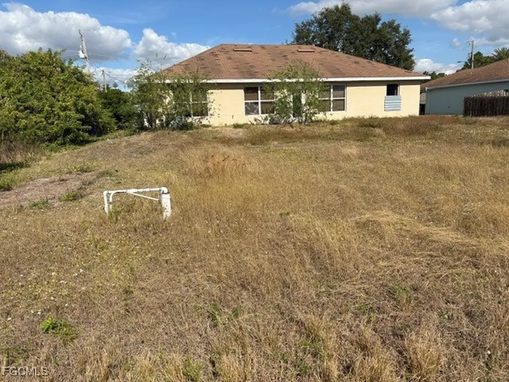 3505 15th Street SW Lehigh Acres FL 33976