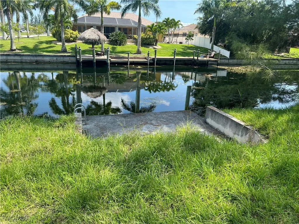 428 SE 13th Terrace Cape Coral FL 33990