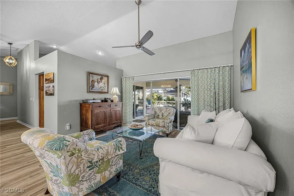 2815 SW 37th Terrace Cape Coral FL 33914