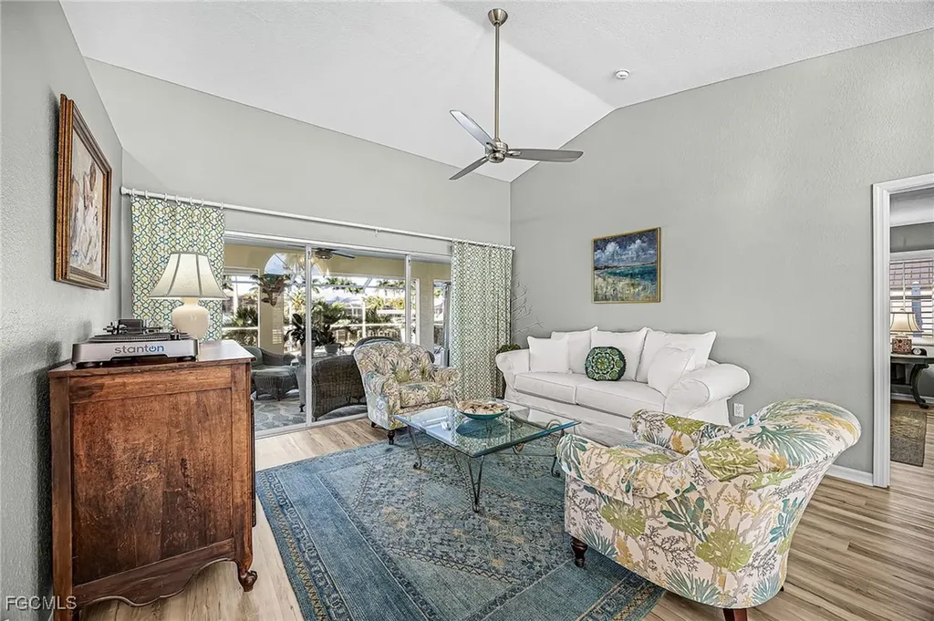 2815 SW 37th Terrace Cape Coral FL 33914