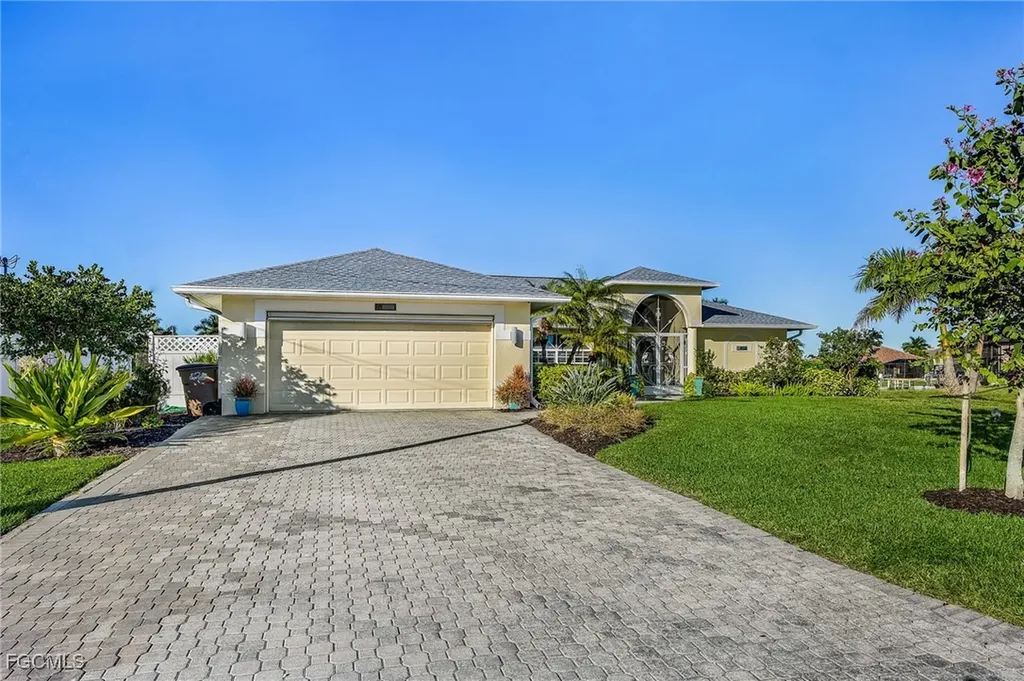2815 SW 37th Terrace Cape Coral FL 33914