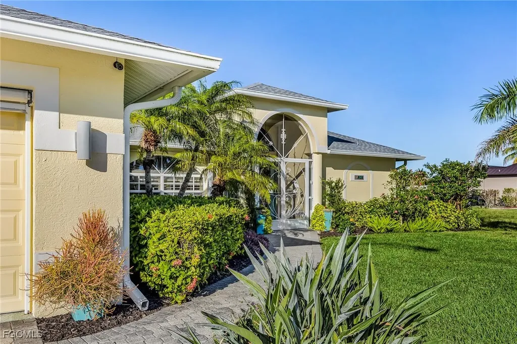 2815 SW 37th Terrace Cape Coral FL 33914