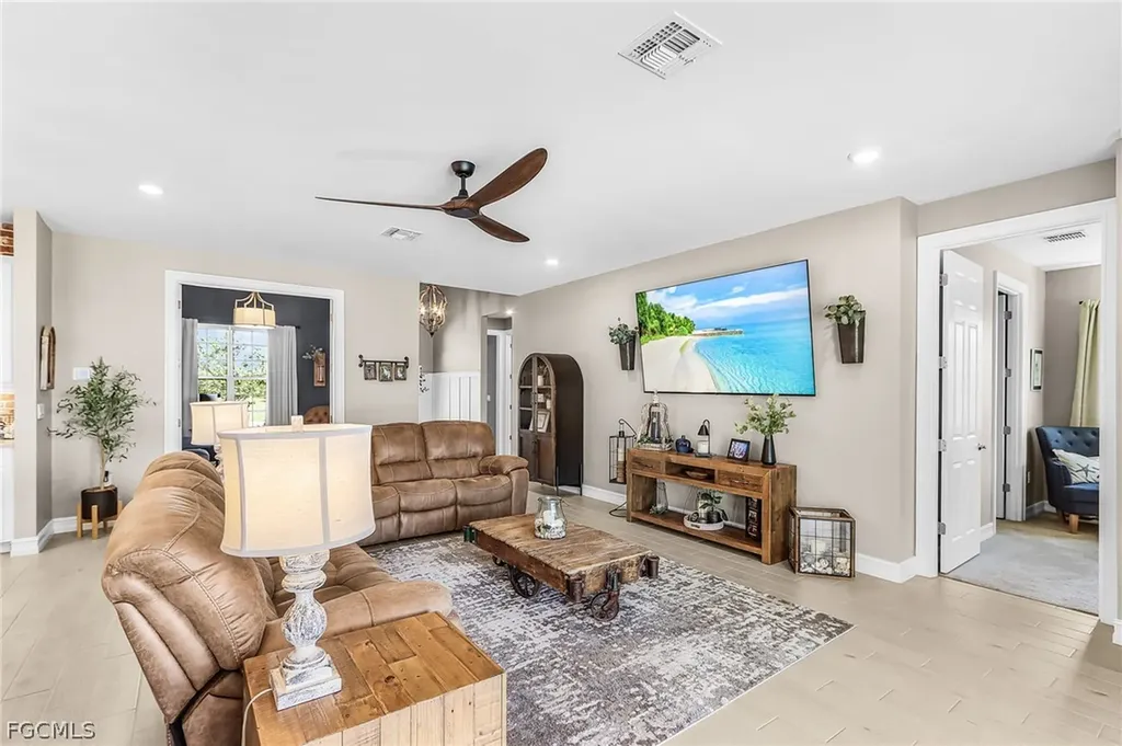 1814 SW 16th Terrace Cape Coral FL 33991