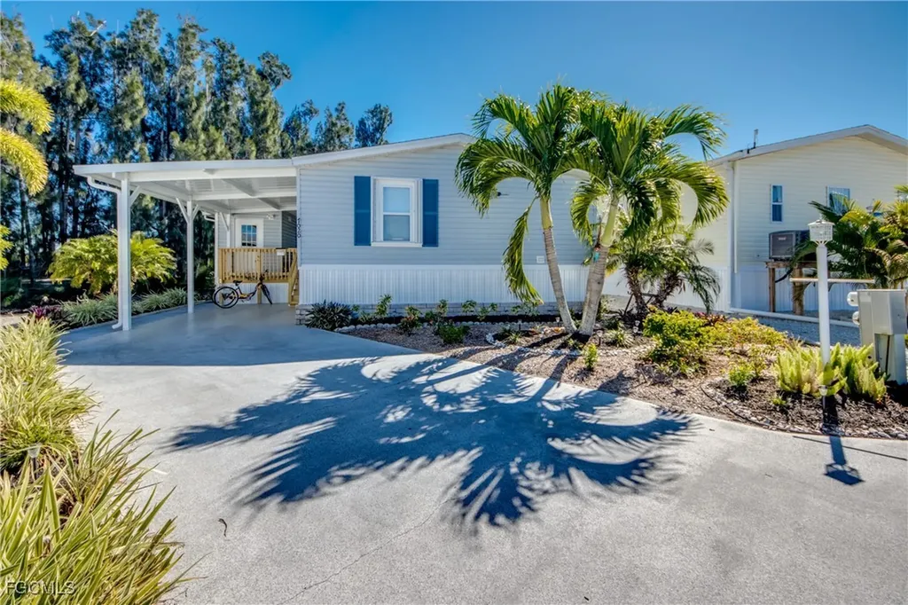 7020 Drum Drive St. James City FL 33956