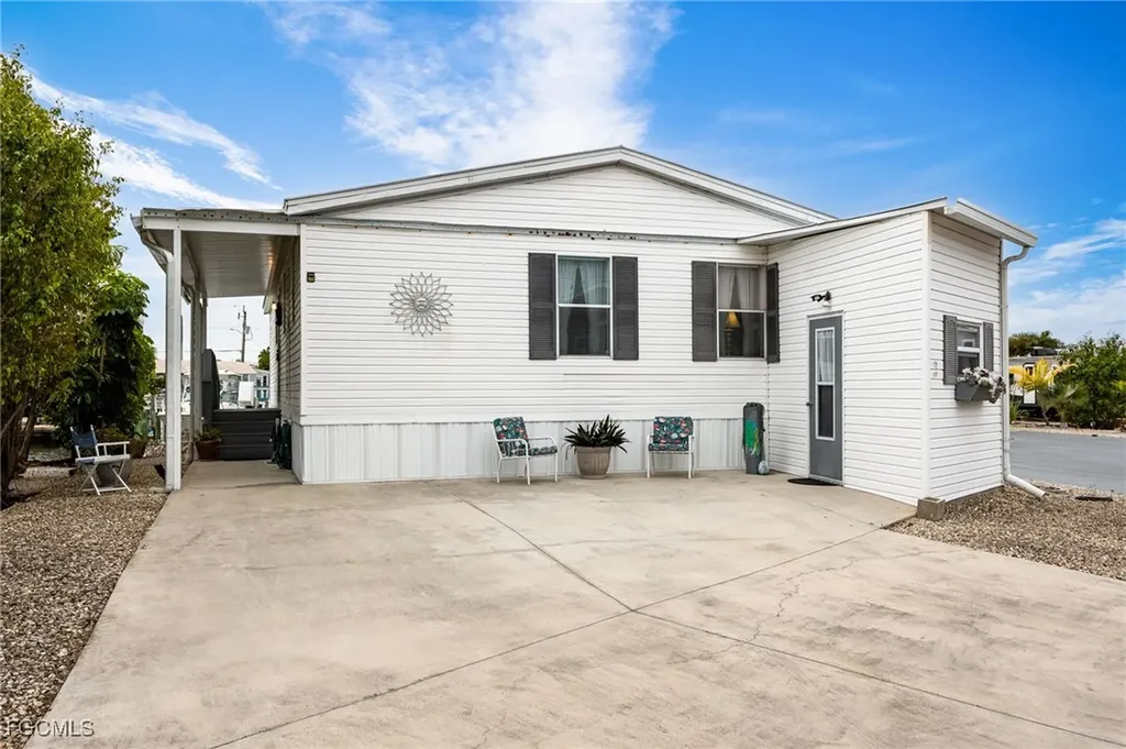 3811 Blueberry Lane St. James City FL 33956