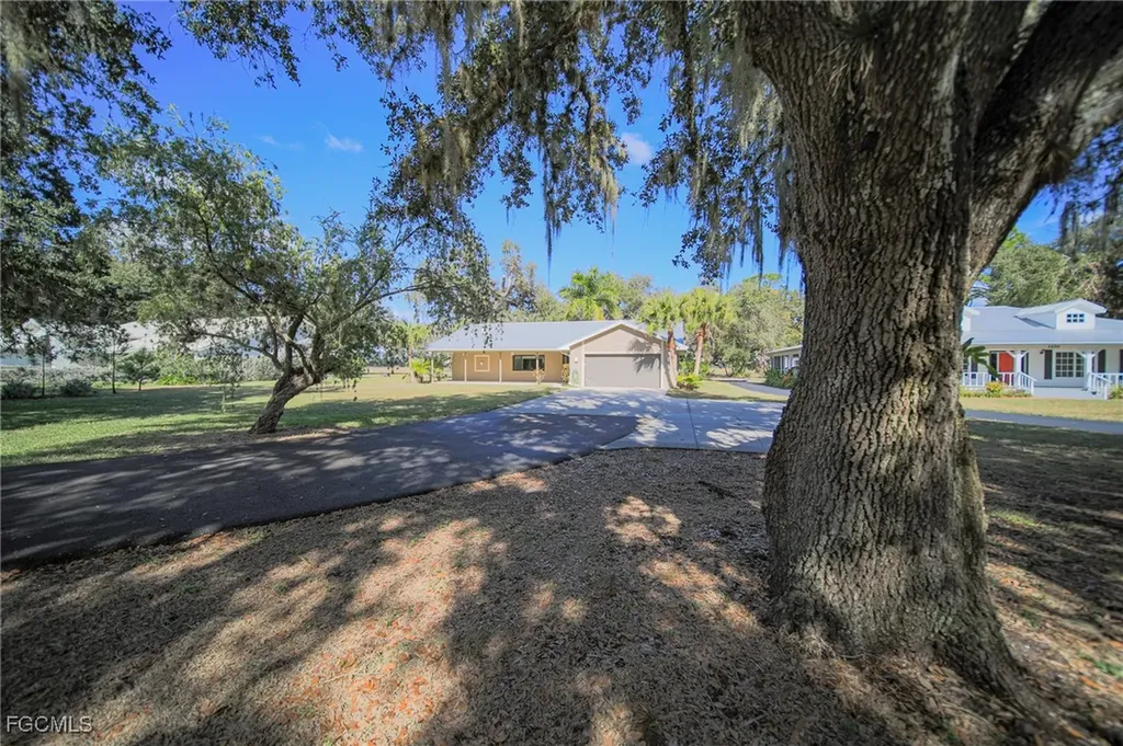 1250 Riverbend Drive Labelle FL 33935