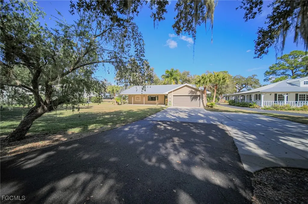 1250 Riverbend Drive Labelle FL 33935