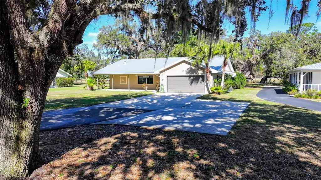 1250 Riverbend Drive Labelle FL 33935