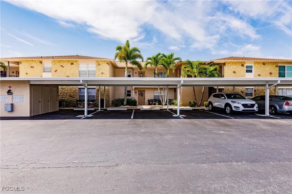 1304 Miramar Street Cape Coral FL 33904