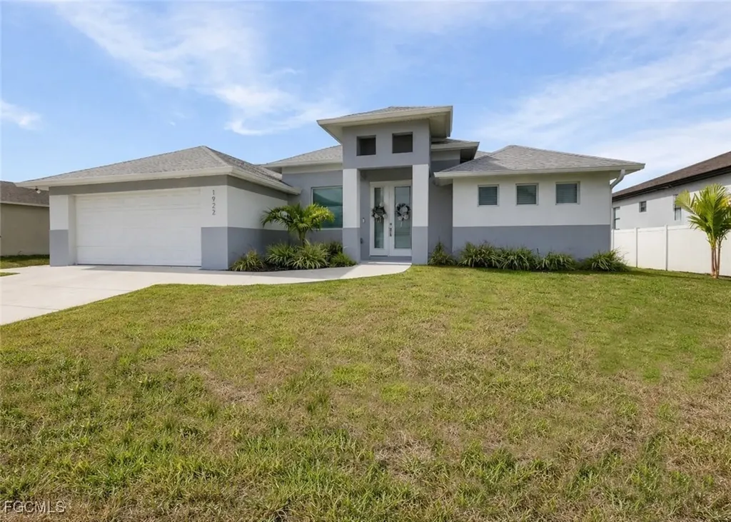 1922 NE 17th Place Cape Coral FL 33909