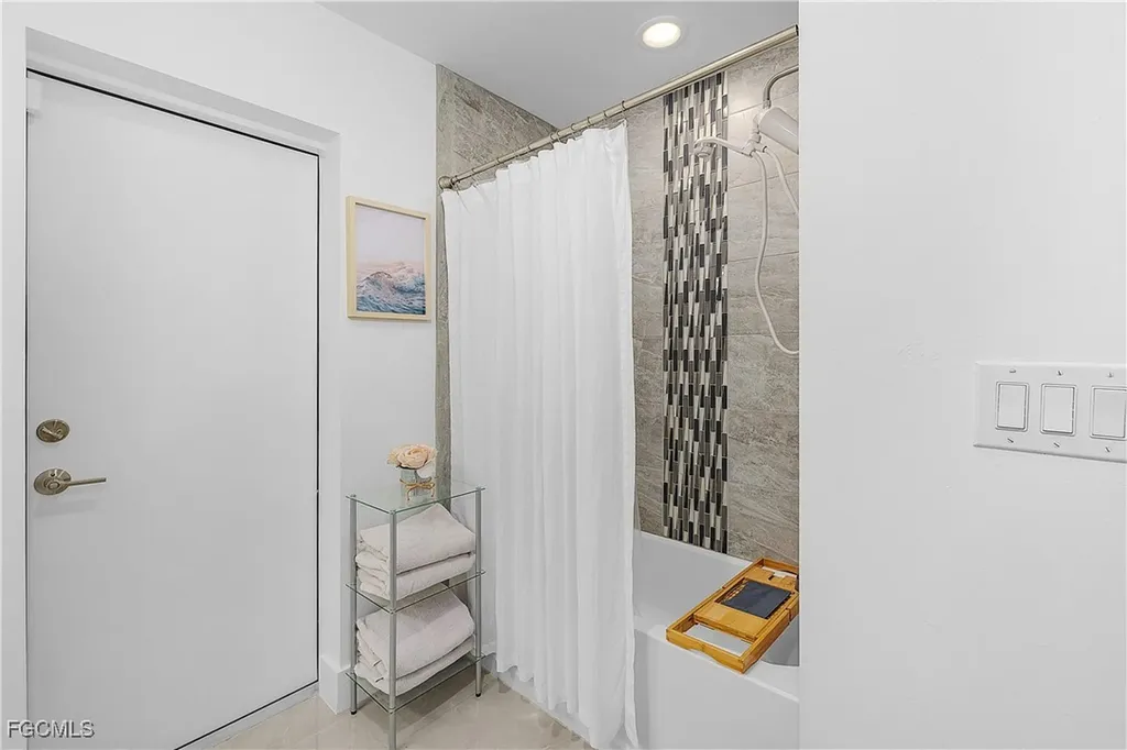 1922 NE 17th Place Cape Coral FL 33909