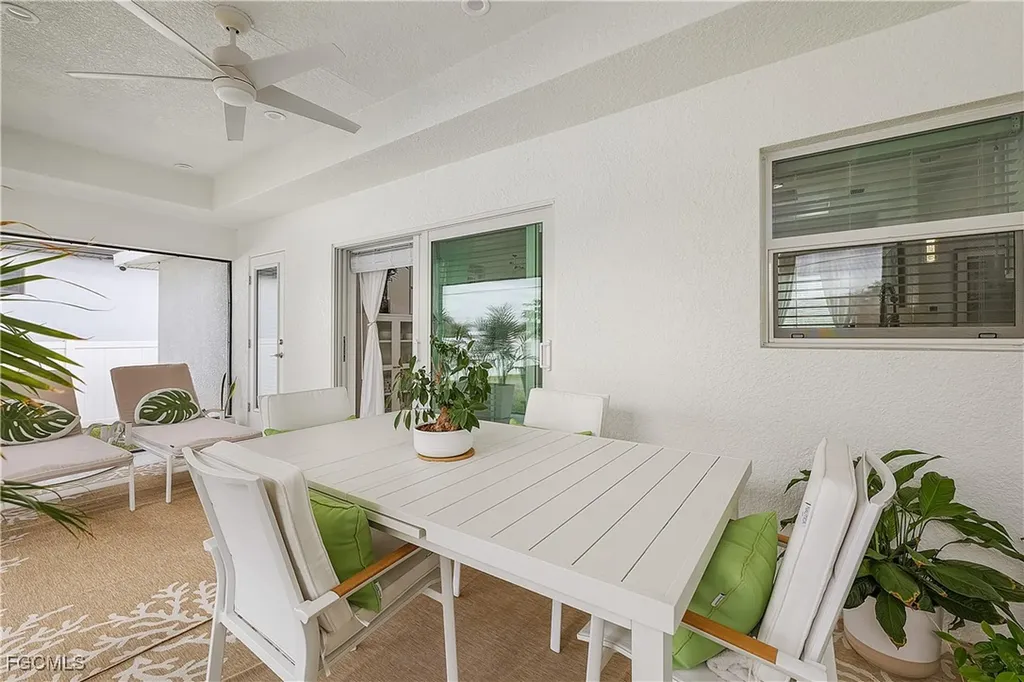 1922 NE 17th Place Cape Coral FL 33909
