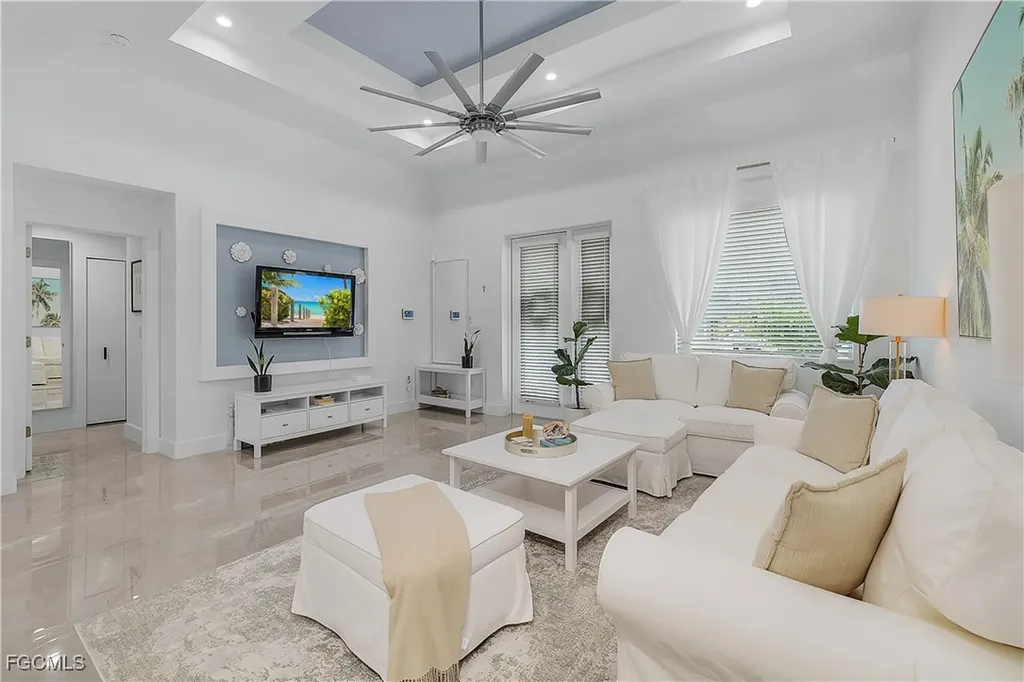 1922 NE 17th Place Cape Coral FL 33909