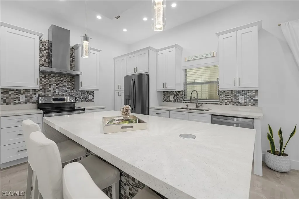 1922 NE 17th Place Cape Coral FL 33909