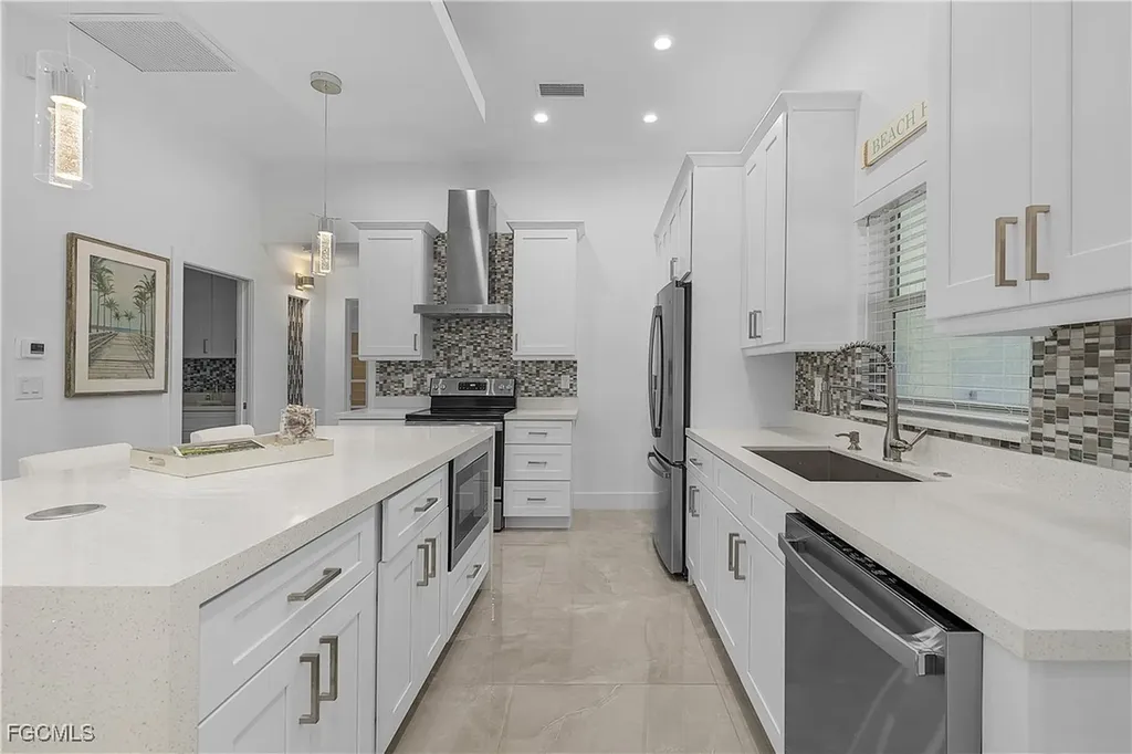 1922 NE 17th Place Cape Coral FL 33909