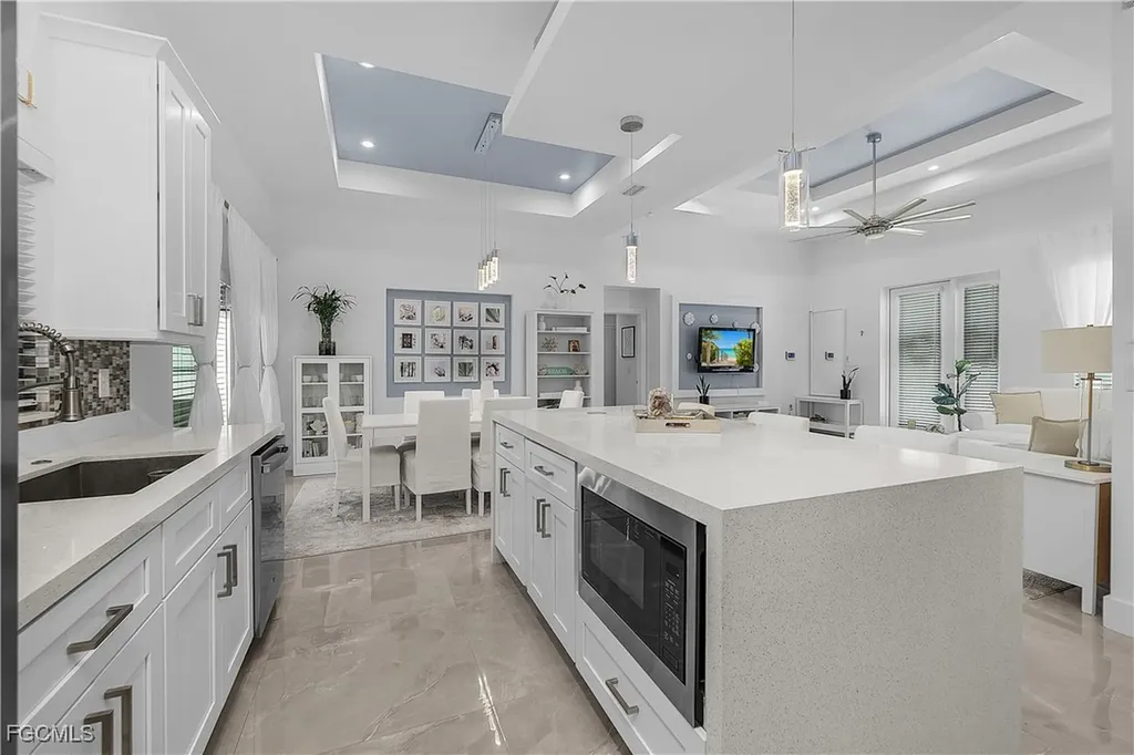 1922 NE 17th Place Cape Coral FL 33909