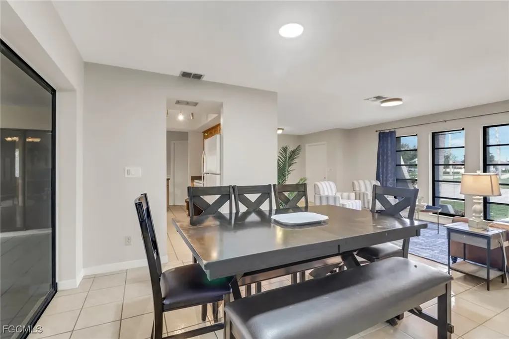 4800 SW 12th Place Cape Coral FL 33914
