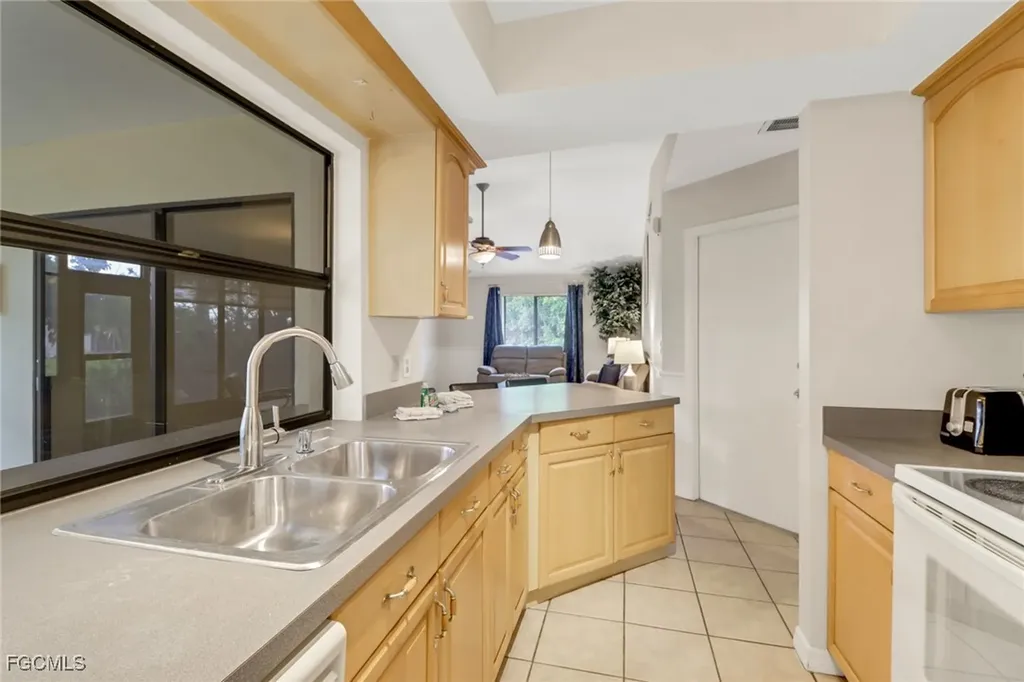 4800 SW 12th Place Cape Coral FL 33914