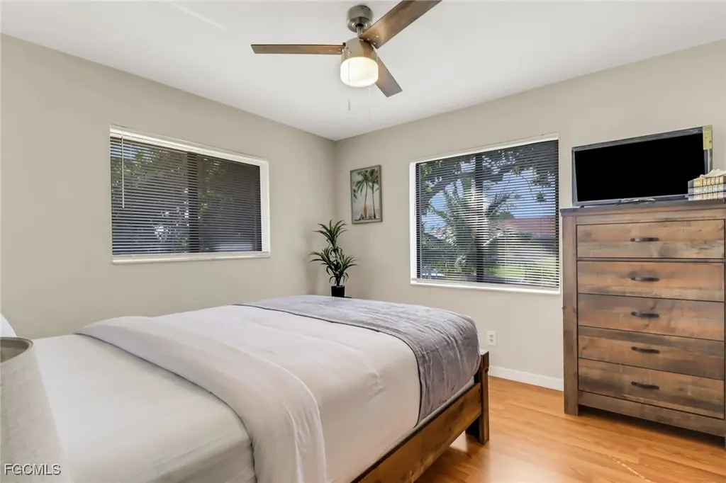 4800 SW 12th Place Cape Coral FL 33914