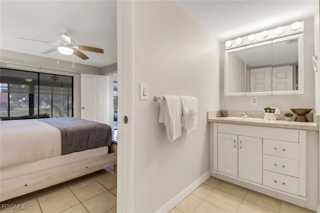 4800 SW 12th Place Cape Coral FL 33914