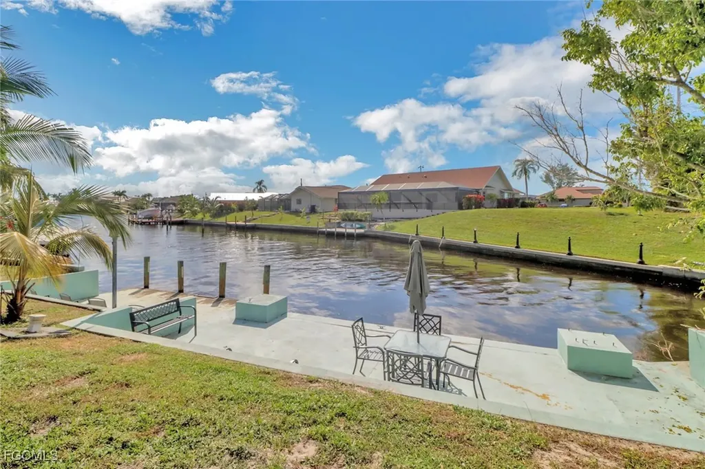 4800 SW 12th Place Cape Coral FL 33914