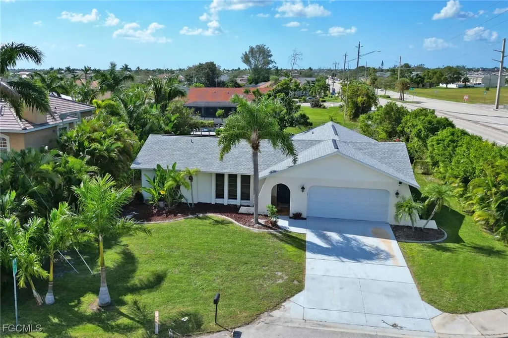 4800 SW 12th Place Cape Coral FL 33914